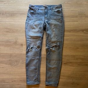 Free People Distressed Jeans - Sz 28